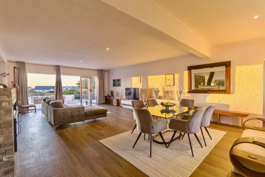 5 Bedroom Property for Sale in Grotto Bay Western Cape